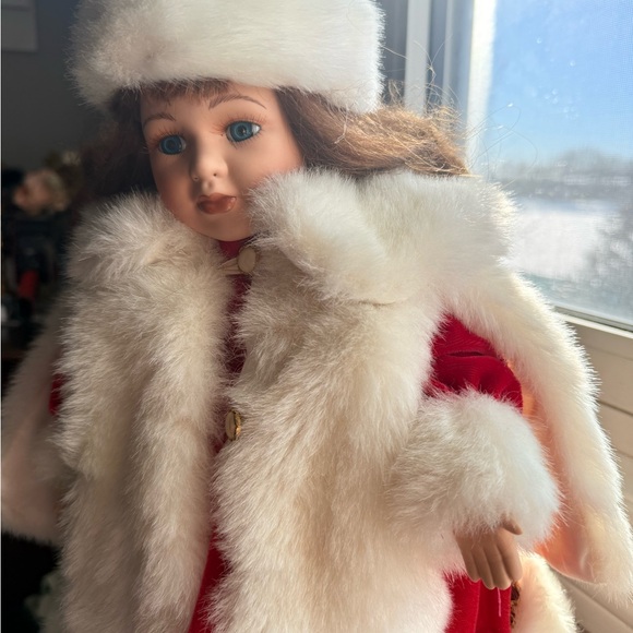 Samantha Collection - Elegant Red and White Doll with Fur Trim - Picture 8 of 12